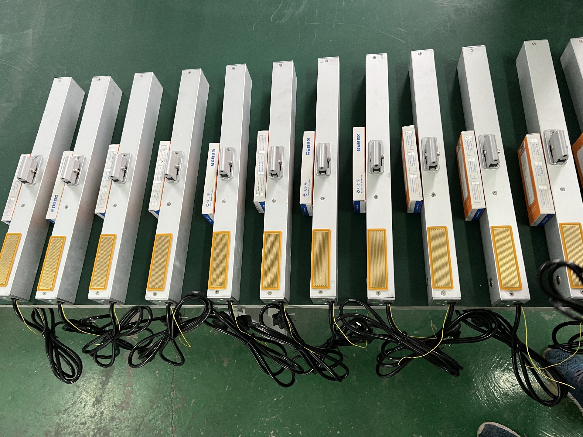 鏈條式電動(dòng)開窗器報(bào)價(jià)，鏈條式電動(dòng)開窗安裝接線視頻